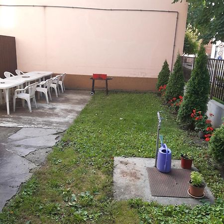 Sasfeszek Apartment Hajduszoboszlo Ngoại thất bức ảnh