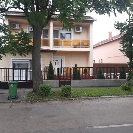 Sasfeszek Apartment Hajduszoboszlo Ngoại thất bức ảnh
