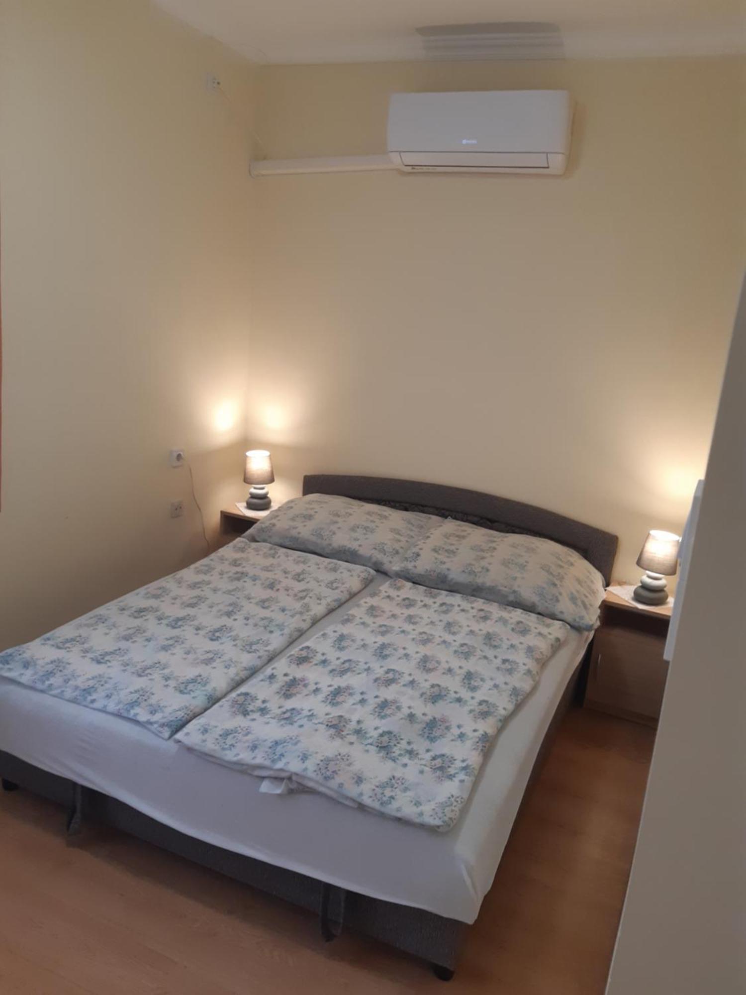Sasfeszek Apartment Hajduszoboszlo Ngoại thất bức ảnh